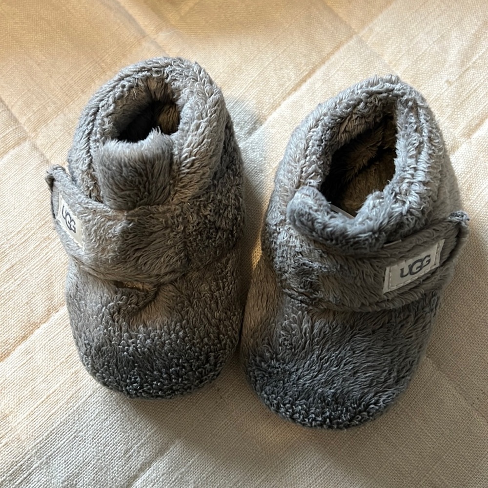 Ugg Bixbee Baby Booties size 6-12mo (2/3)